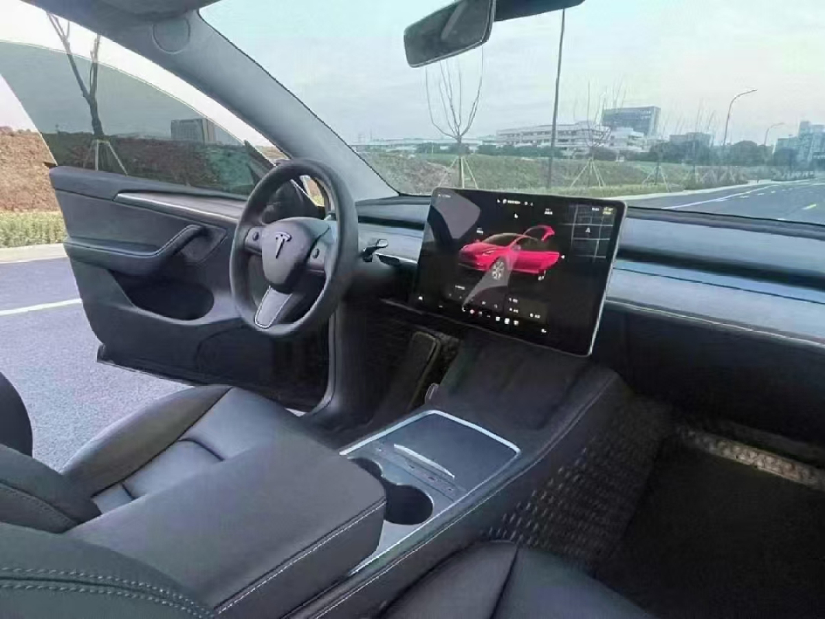 特斯拉 Model Y  2023款 后輪驅(qū)動版圖片