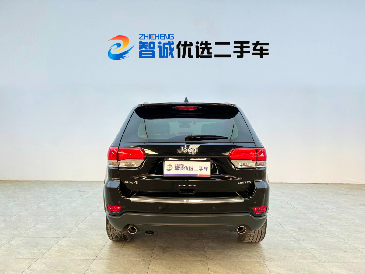 2018年7月Jeep 大切諾基  2016款 3.0L 舒享導(dǎo)航版