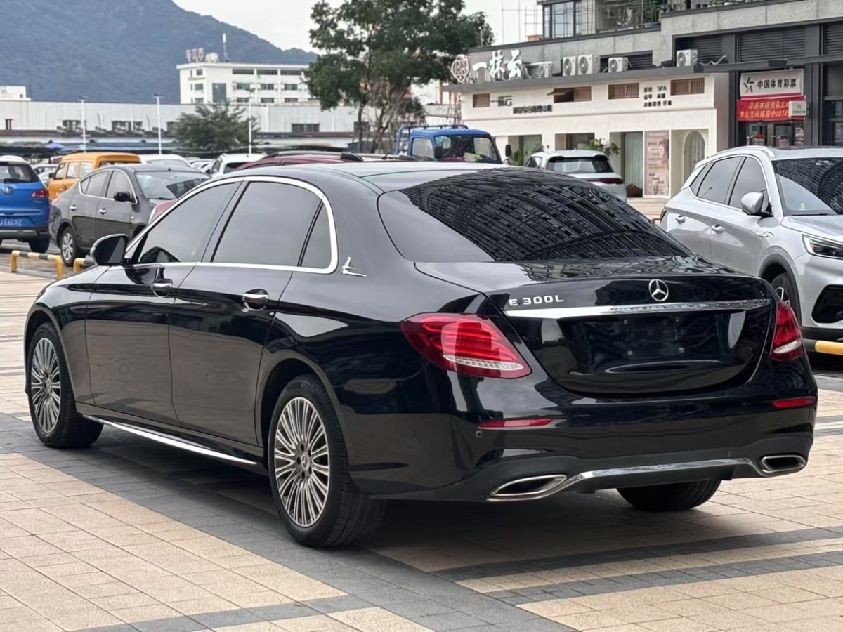 奔馳 奔馳E級(jí)  2016款 E 300 L 時(shí)尚型圖片