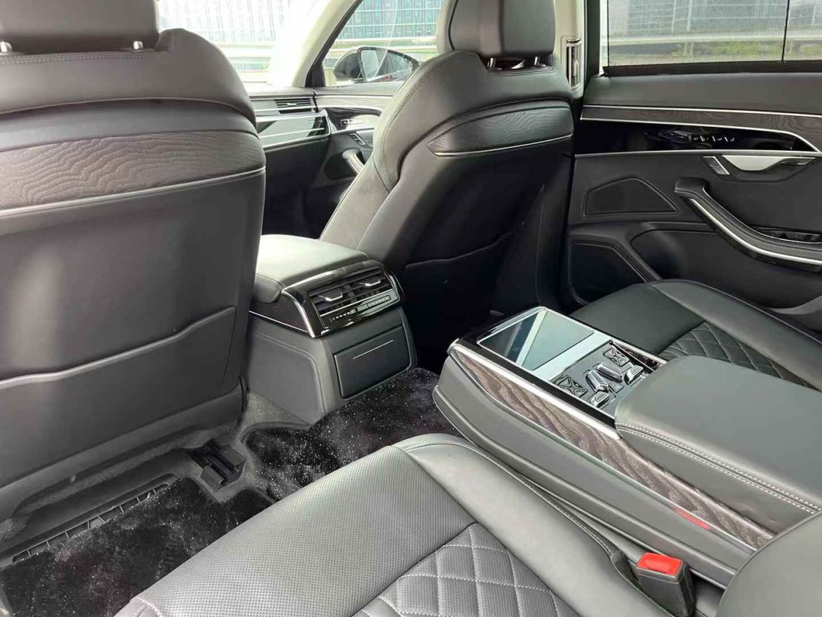 奧迪 奧迪A8  2023款 A8L 60 TFSI quattro圖片