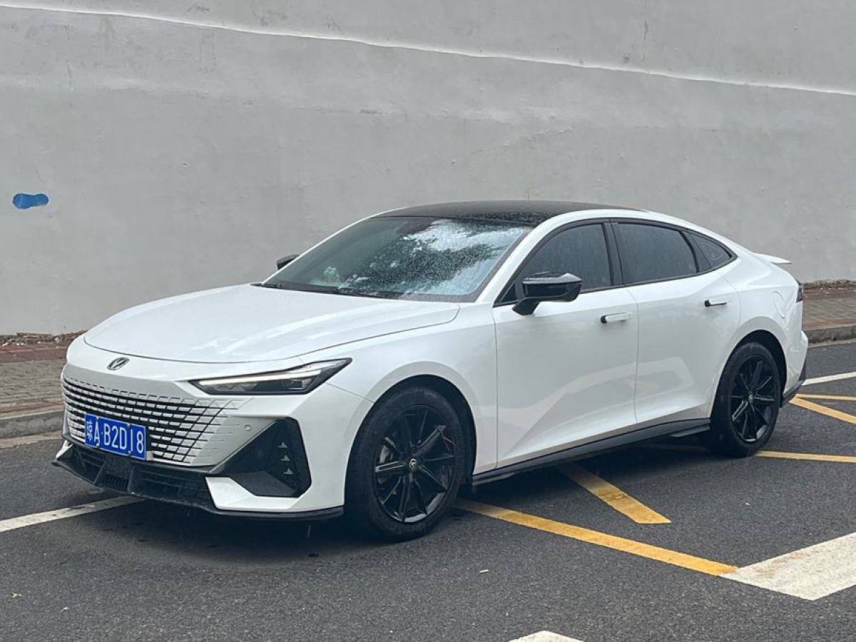 長(zhǎng)安 長(zhǎng)安UNI-V  2022款 1.5T 尊貴型圖片