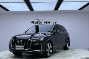 奥迪Q7 奥迪 55 TFSI quattro S line运动型