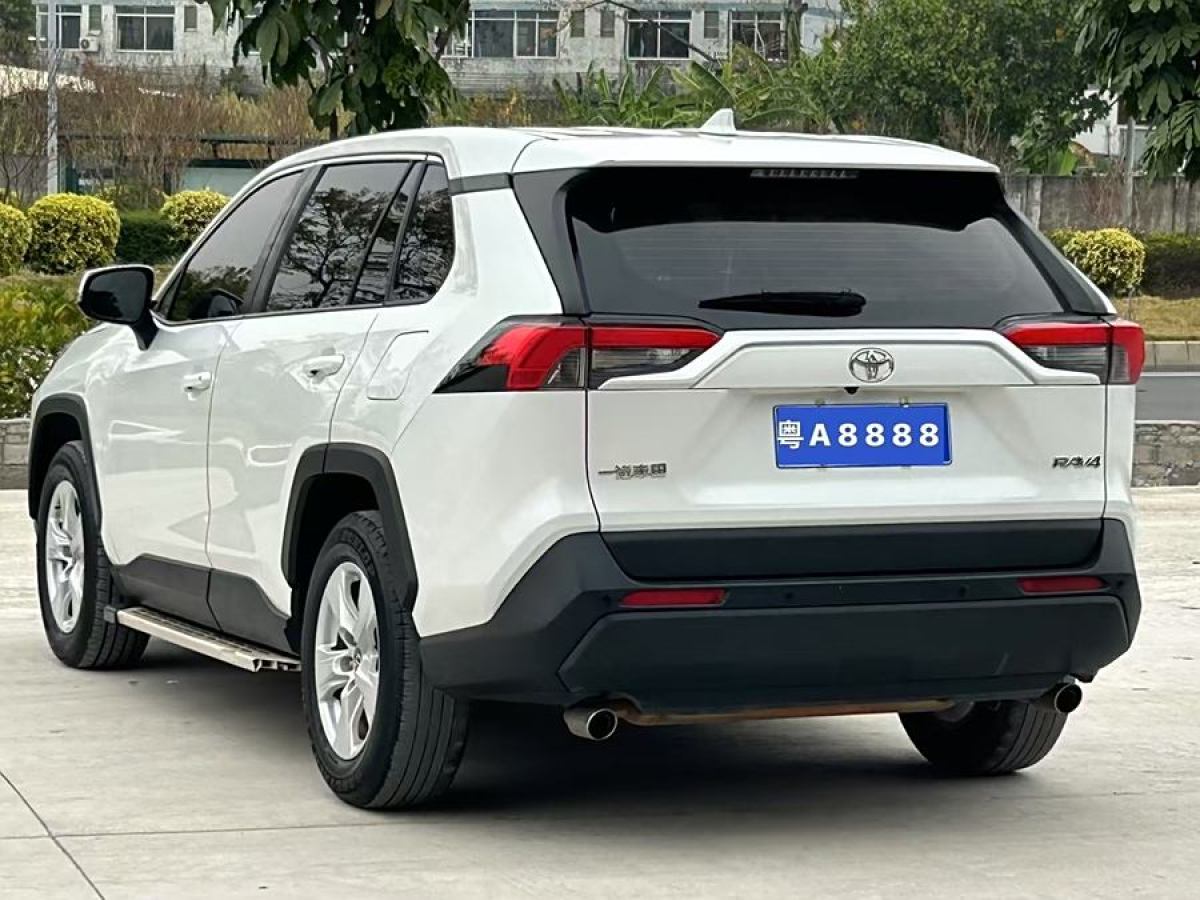 2022年6月豐田 RAV4榮放  2022款 2.0L CVT兩驅(qū)都市版