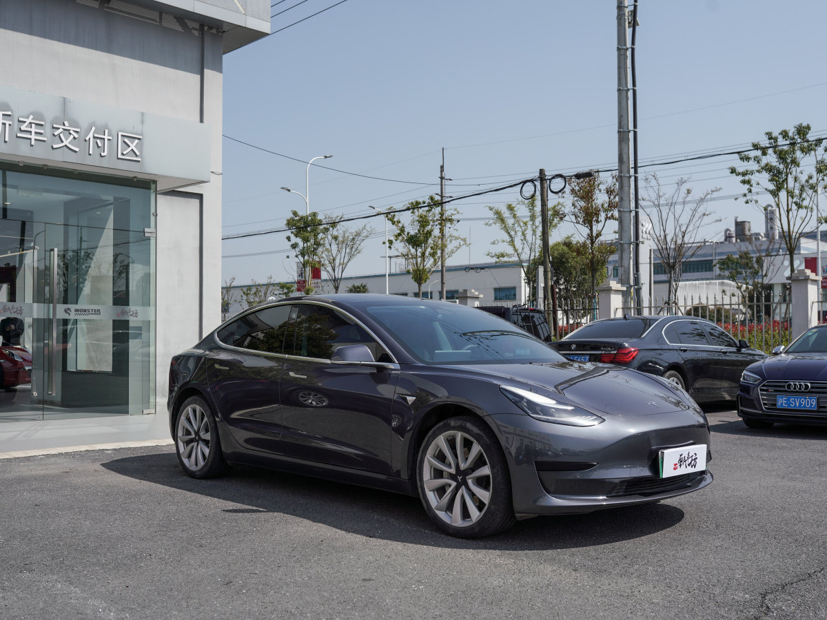 特斯拉 Model 3  2019款 標(biāo)準(zhǔn)續(xù)航后驅(qū)升級版圖片