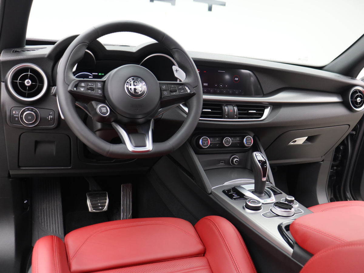 阿爾法·羅密歐 Stelvio  2023款 2.0T 280HP Veloce賽道版圖片