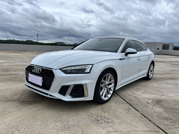 奥迪 奥迪A5  2021款 Sportback 40 TFSI 时尚致雅型