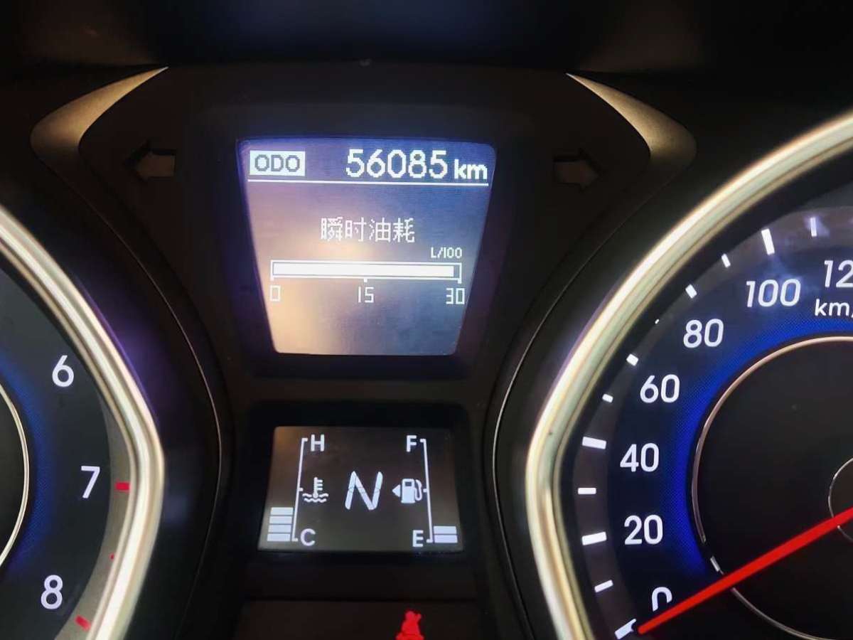 2015年9月現(xiàn)代 朗動  2015款 1.6L 自動領(lǐng)先型