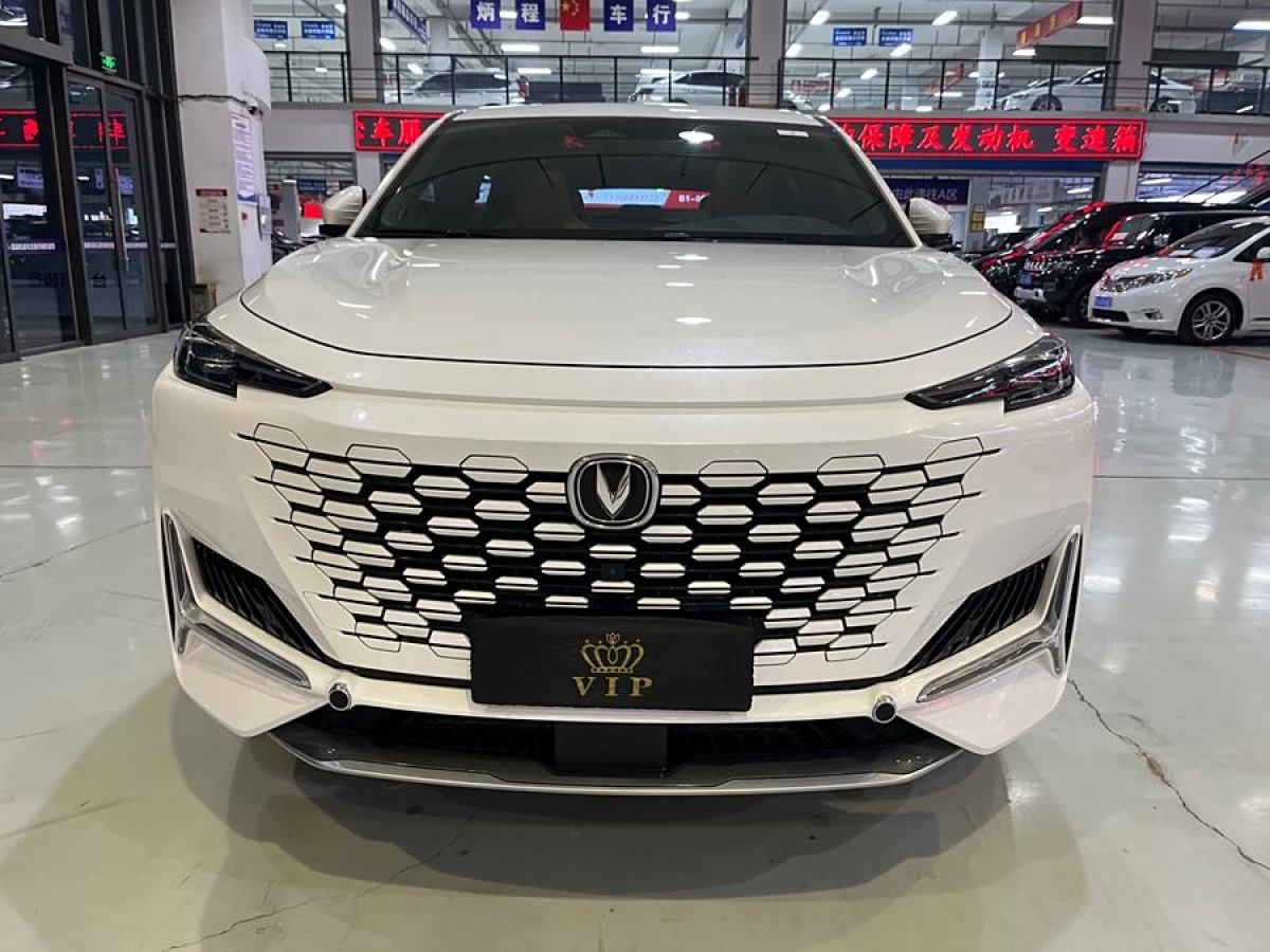 長(zhǎng)安 長(zhǎng)安UNI-K  2021款 2.0T 全輪驅(qū)動(dòng)尊貴型圖片