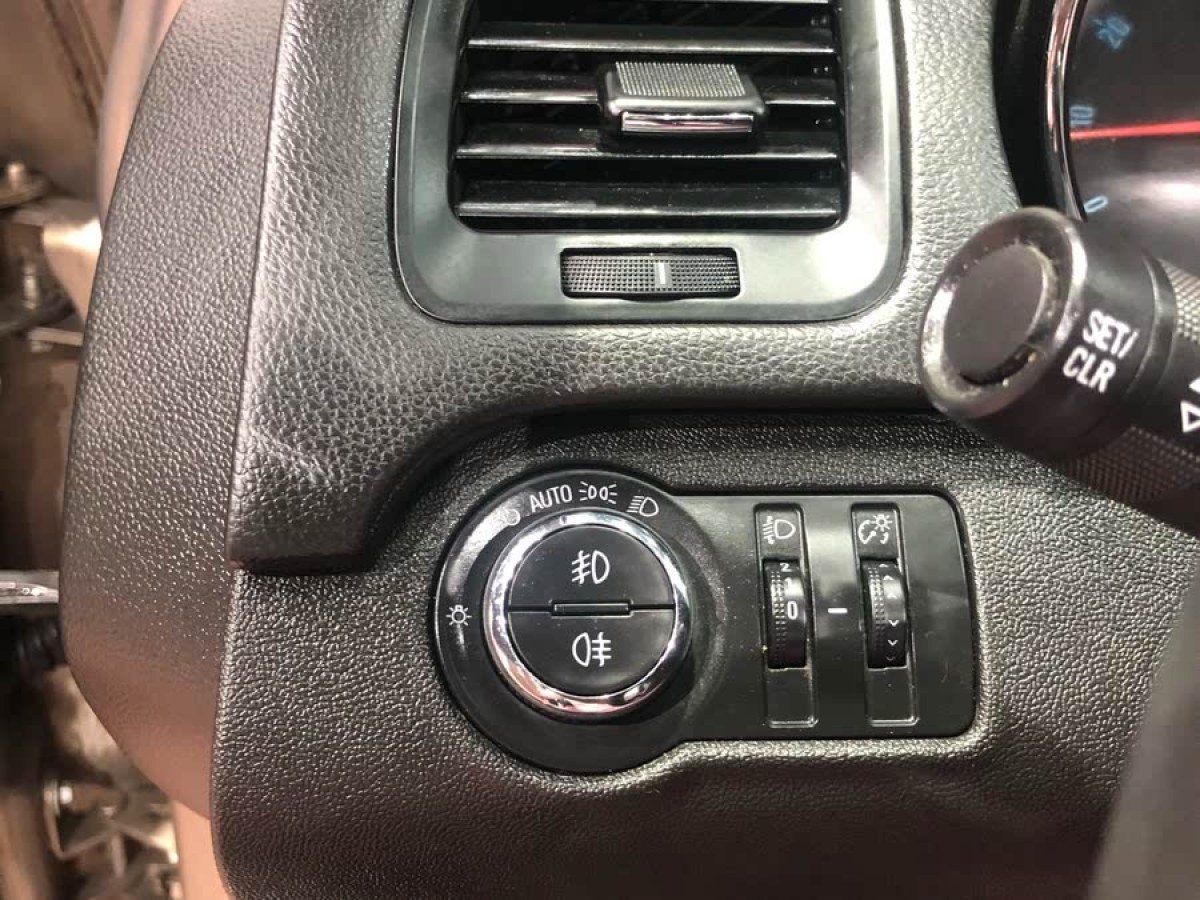 別克 君威  2015款 1.6T 領(lǐng)先技術(shù)型圖片