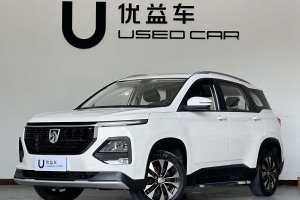 530 寶駿 1.5T CVT尊貴互聯(lián)型 7座