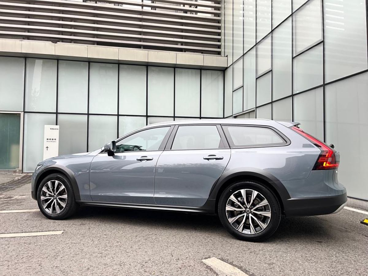 沃爾沃 V90  2025款 Cross Country B5 AWD 智遠(yuǎn)版圖片