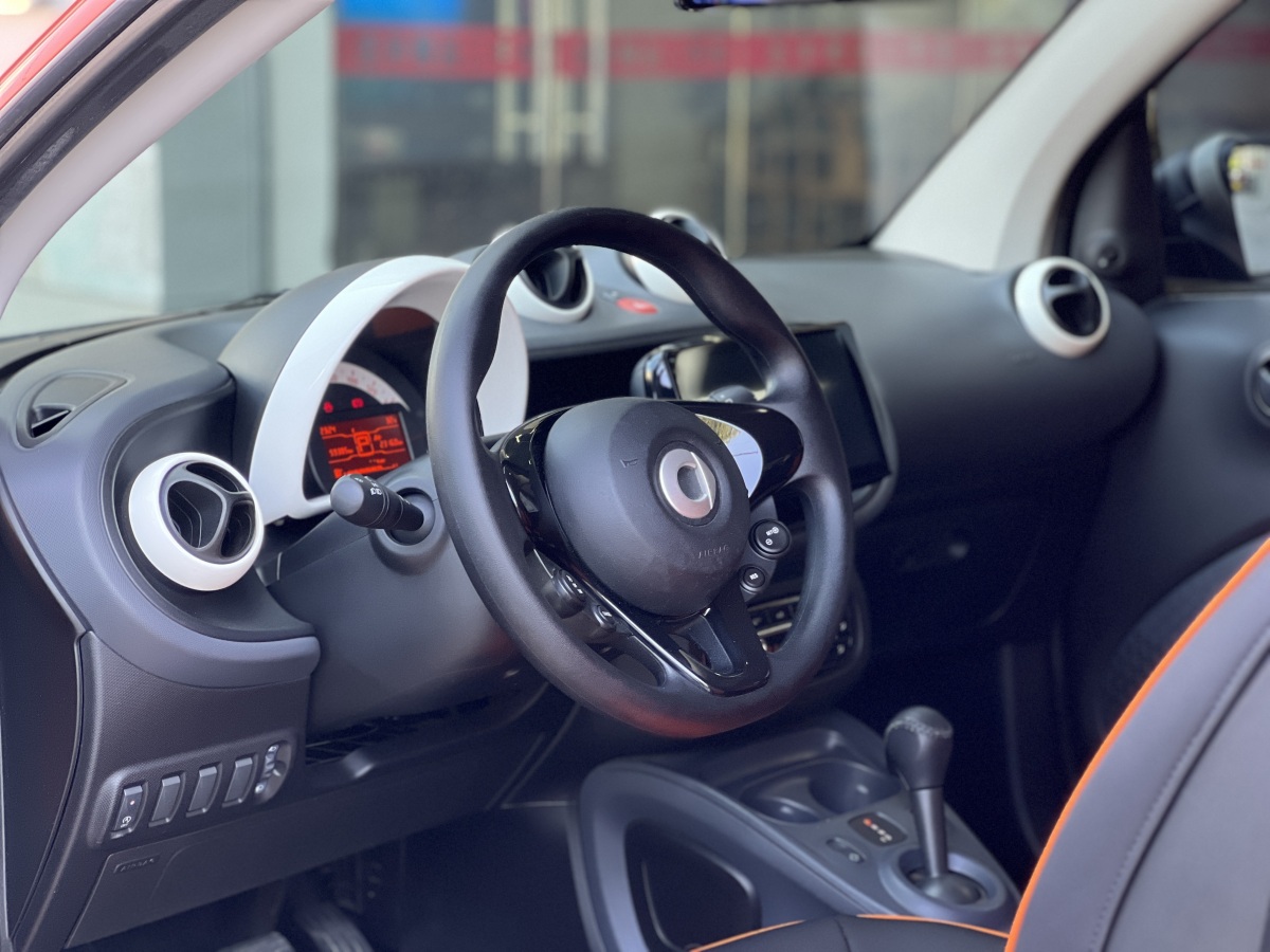 smart fortwo  2015款 1.0L 52千瓦硬頂靈動版圖片