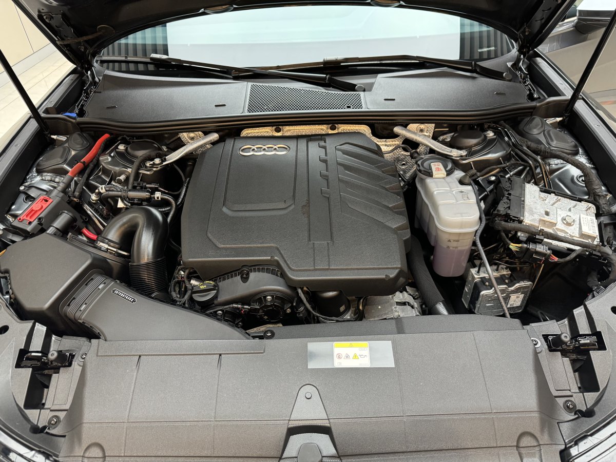 奧迪 奧迪A6L  2024款 45 TFSI 臻選動感型圖片