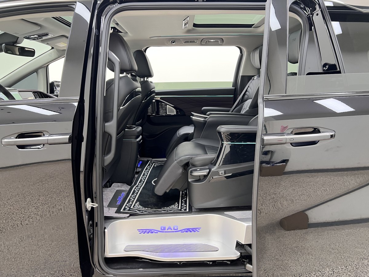 廣汽傳祺 M8  2024款 宗師系列 400T 至尊版圖片