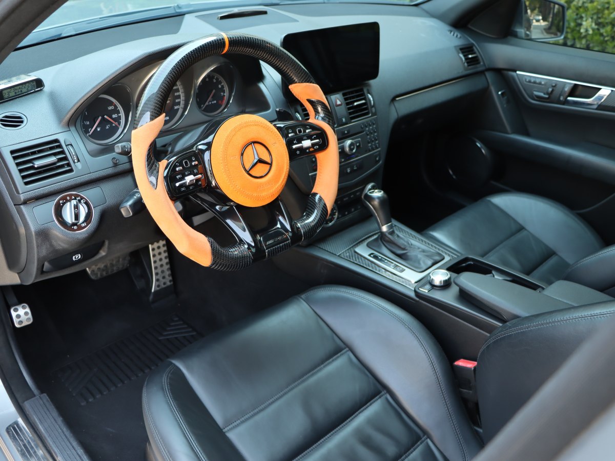 奔馳 奔馳C級(jí)AMG  2012款 AMG C 63 動(dòng)感型圖片
