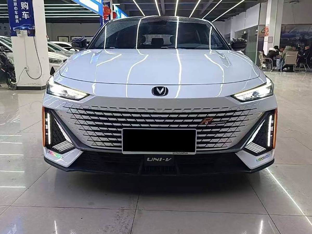 長安 長安UNI-V  2022款 1.5T 尊貴型圖片