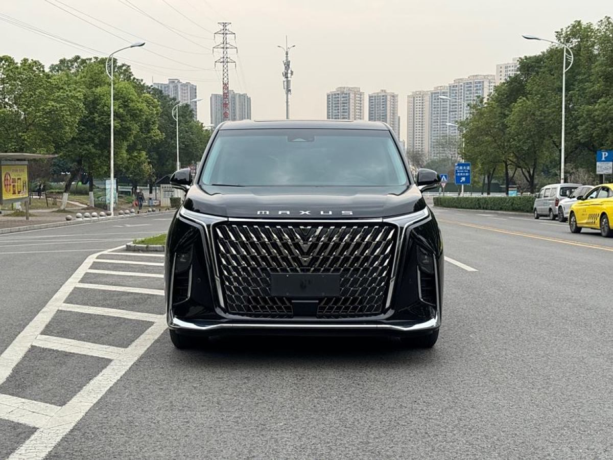 2022年8月上汽大通 上汽大通MAXUS G90  2022款 2.0T 星云七座版