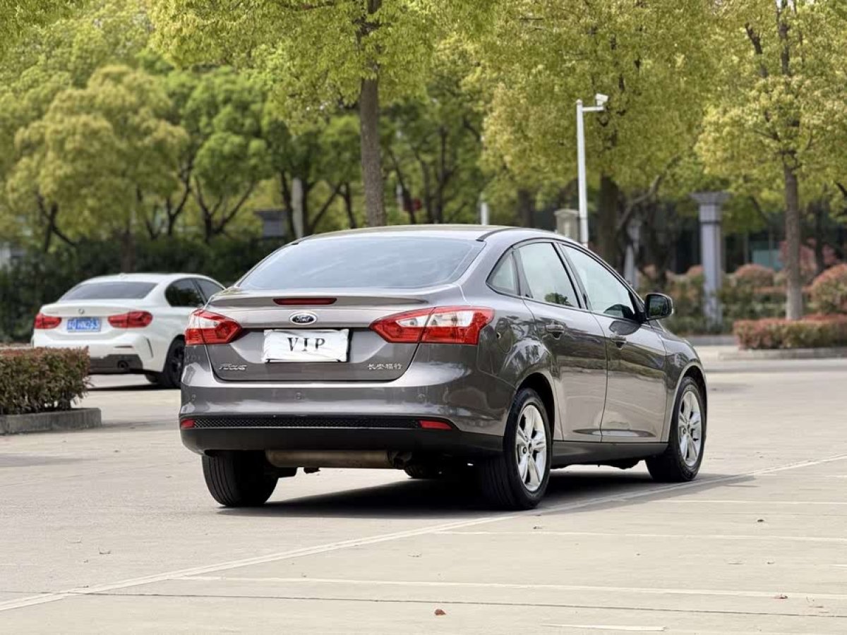 福特 ?？怂? 2012款 三廂 1.6L 自動(dòng)風(fēng)尚型圖片