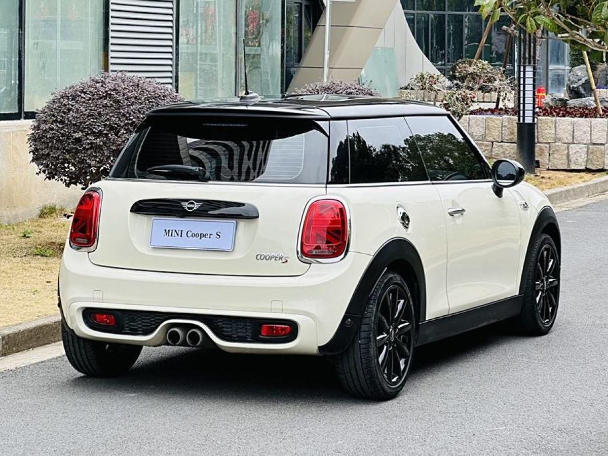 MINI MINI  2019款 2.0T COOPER S 經(jīng)典派圖片