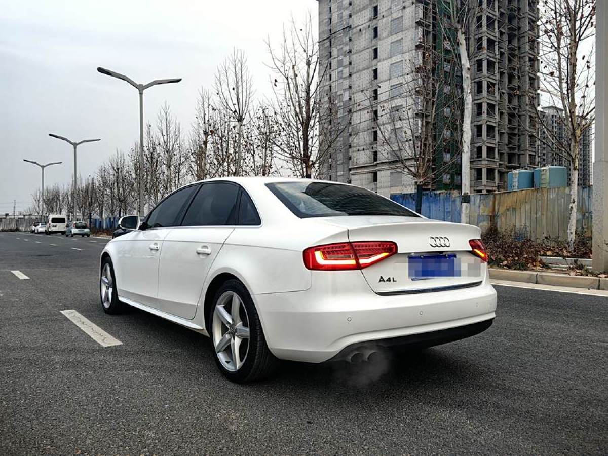 奧迪 奧迪A4L  2013款 35 TFSI 自動(dòng)標(biāo)準(zhǔn)型圖片