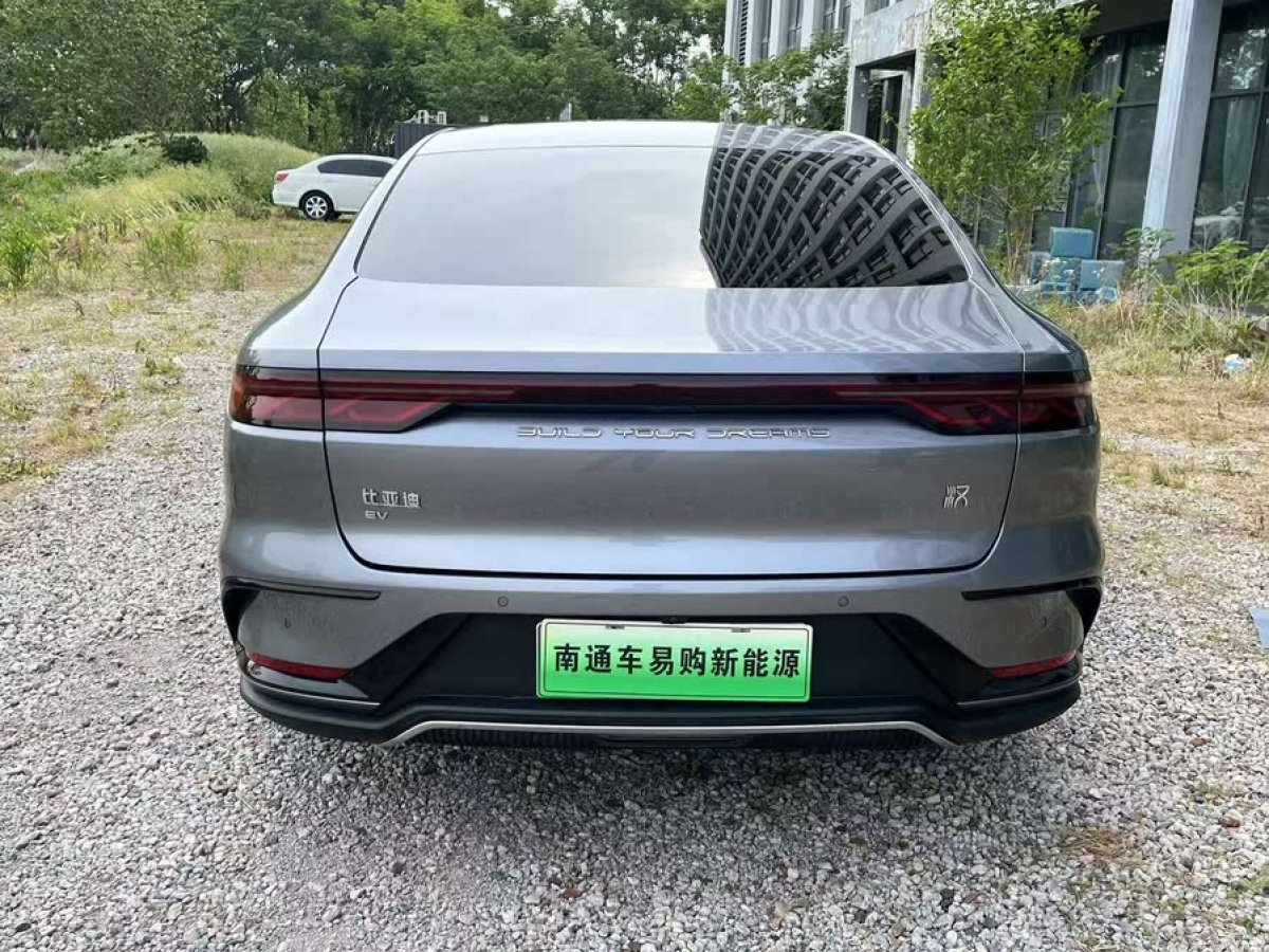 比亞迪 漢  2022款 EV 創(chuàng)世版 715KM前驅(qū)旗艦型圖片