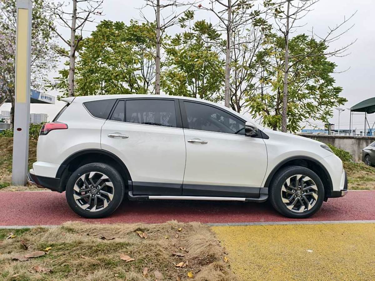 2018年9月豐田 RAV4榮放  2018款 2.5L 自動四驅(qū)精英i版