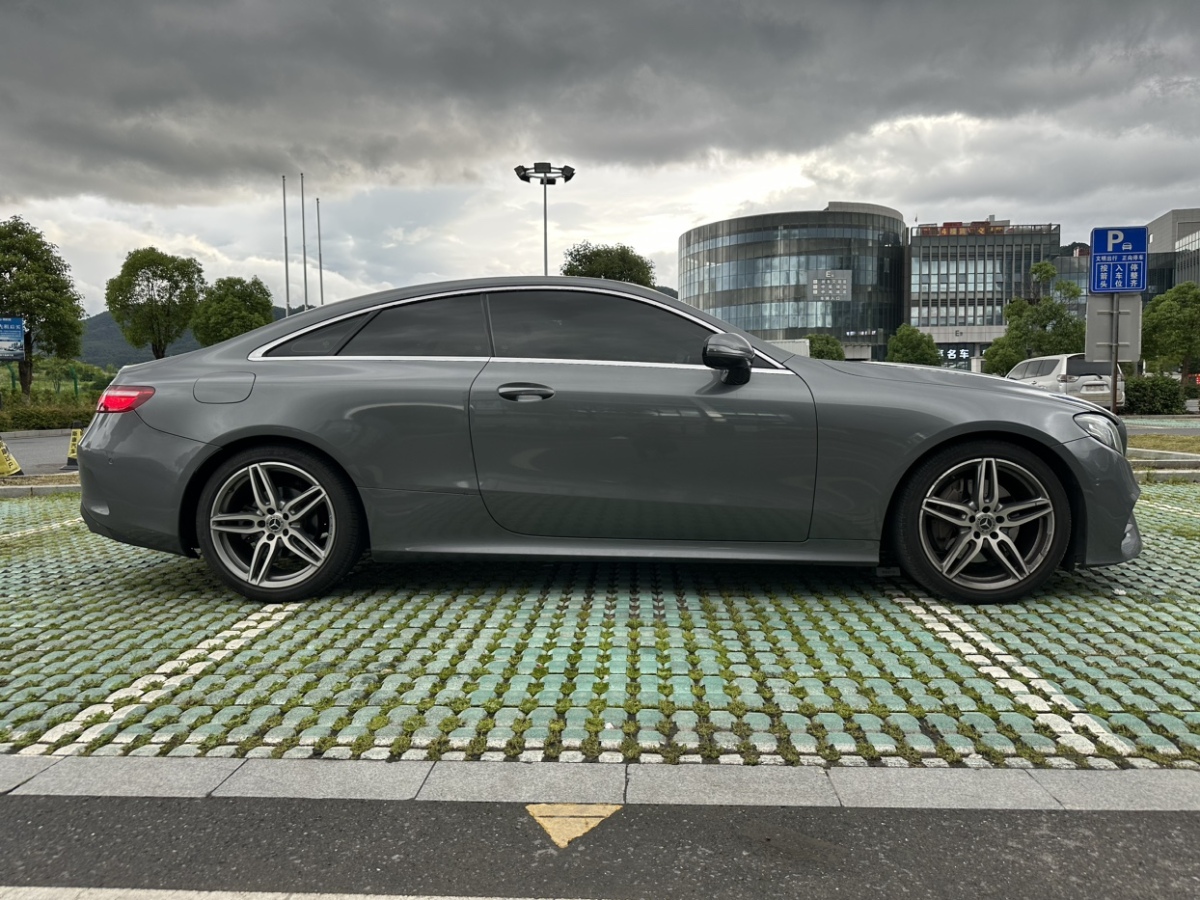 奔馳 奔馳E級  2019款 E 200 轎跑車圖片