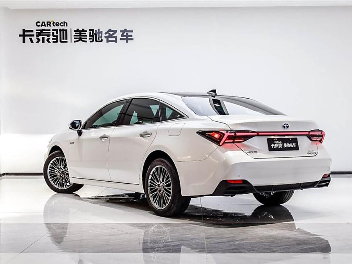 丰田 亚洲龙  2022款 双擎 2.5L XLE尊贵版图片