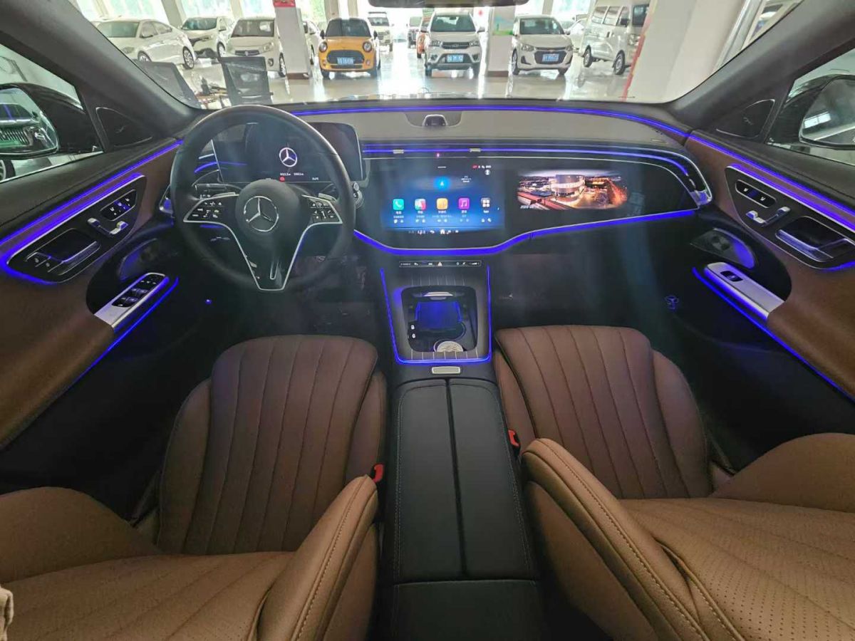 奔馳 奔馳E級(jí)  2024款 E 300 L 豪華型圖片