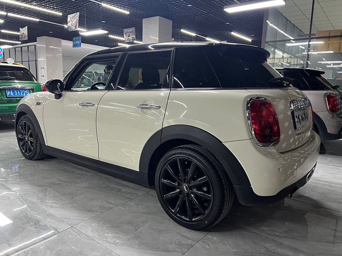 2019年12月MINI MINI  2018款 1.5T COOPER 藝術(shù)家 五門版