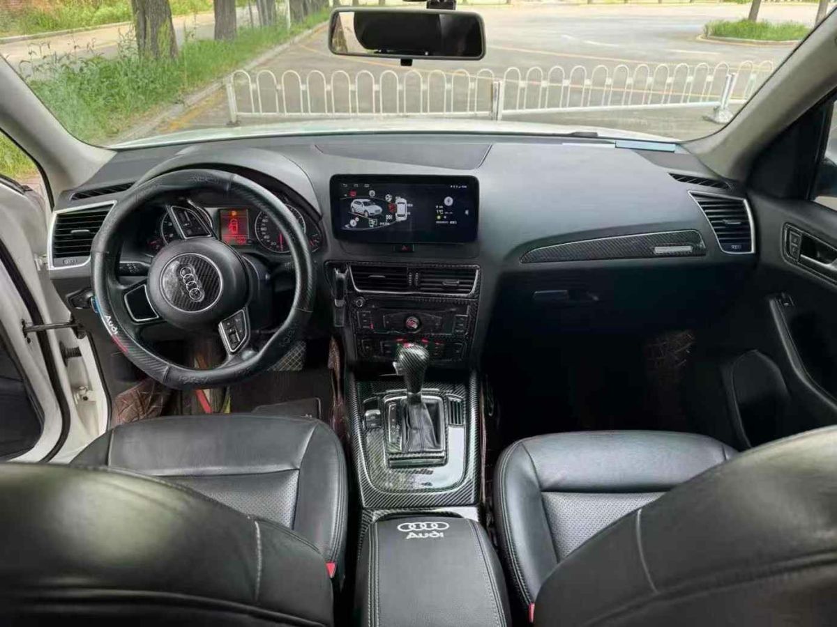奧迪 奧迪Q5  2010款 Q5 2.0TSI 首發(fā)限量版運(yùn)動(dòng)版圖片