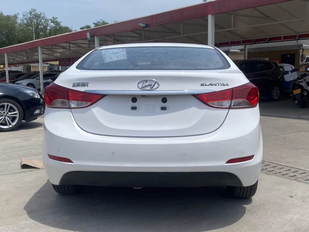 現(xiàn)代 朗動  2013款 1.6L 自動領(lǐng)先型圖片