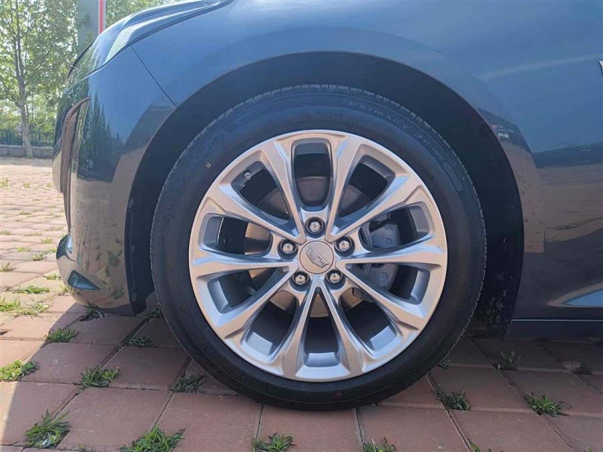 凱迪拉克 CT5  2023款 28T 豪華型（標(biāo)準(zhǔn)版）圖片