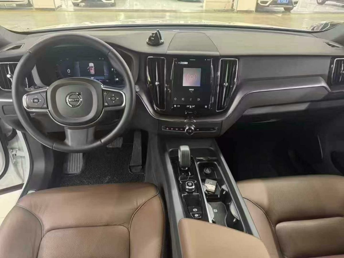 沃爾沃 XC60  2023款 B4 智行豪華版圖片