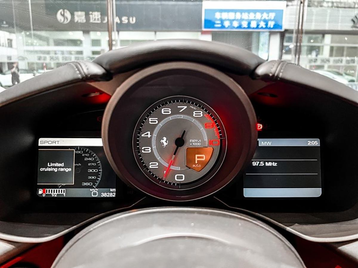 法拉利 F12berlinetta  2013款 6.3L 標準型圖片