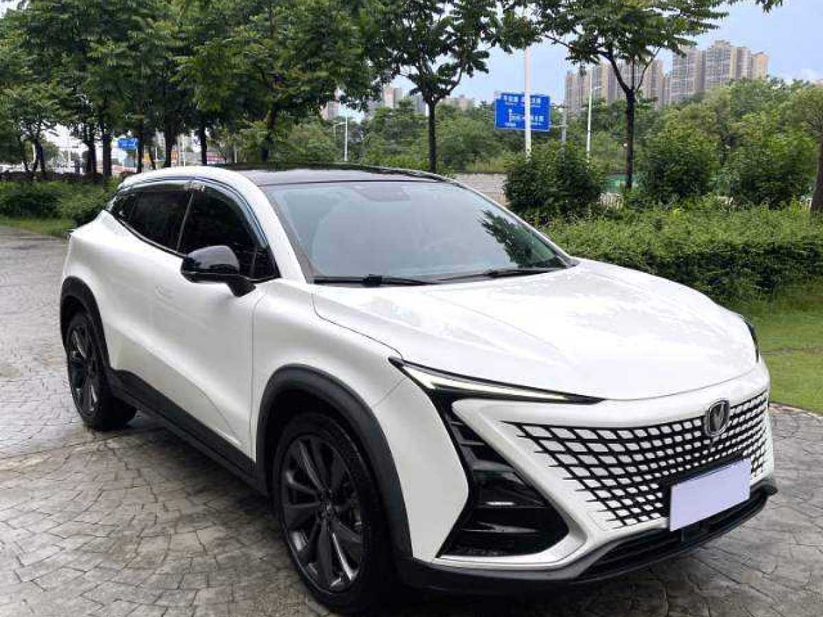 長(zhǎng)安 UNI-T  2020款 1.5T 尊貴型圖片