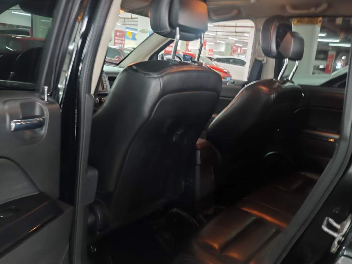 Jeep 指南者  2013款 2.0L 兩驅(qū)炫黑豪華版圖片