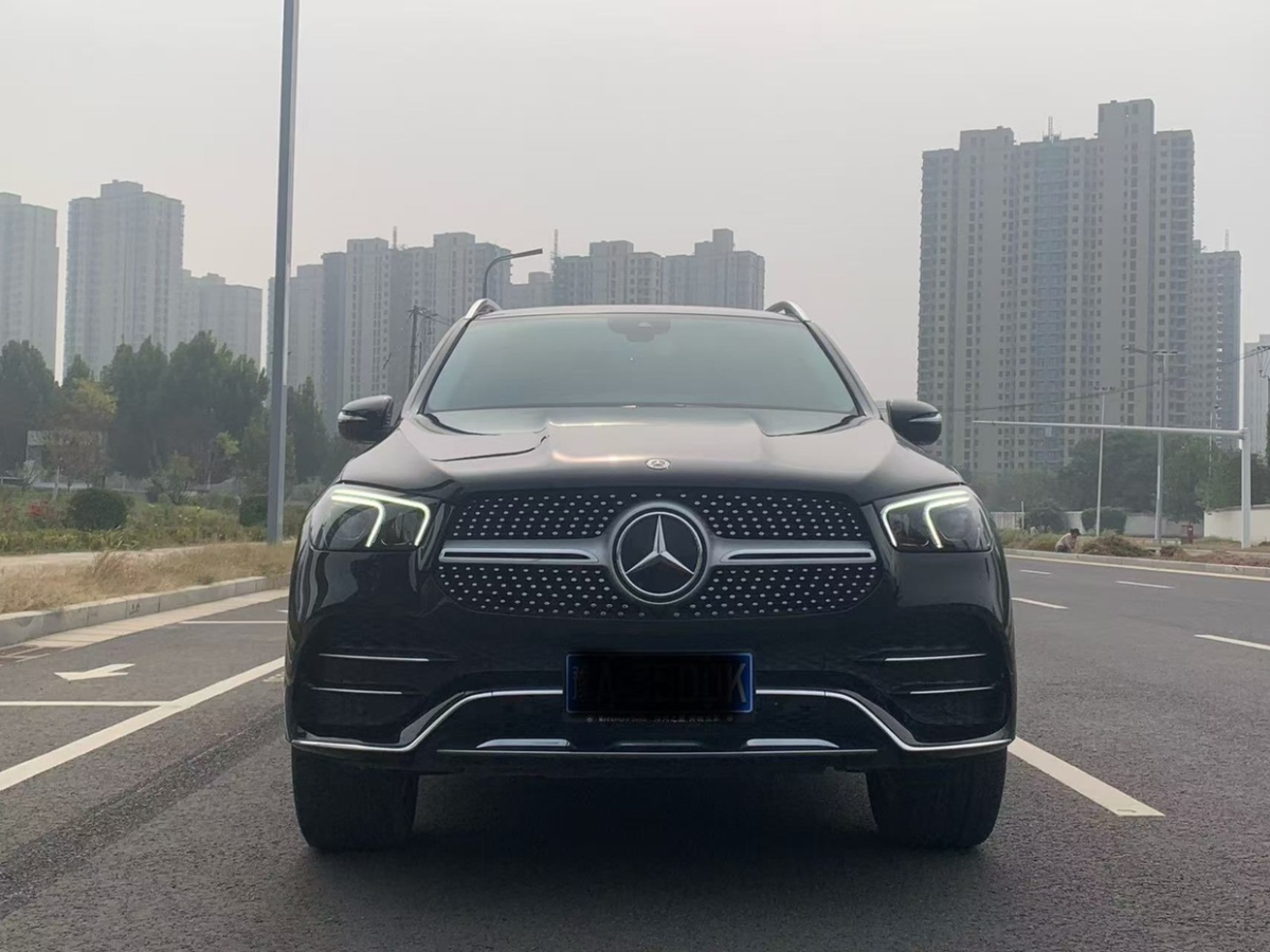 奔馳 奔馳GLE  2020款  GLE 350 4MATIC 時(shí)尚型圖片