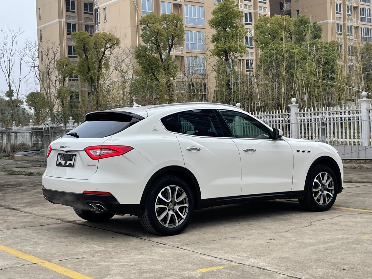 瑪莎拉蒂 Levante  2018款 3.0T 350Hp 標(biāo)準(zhǔn)版圖片