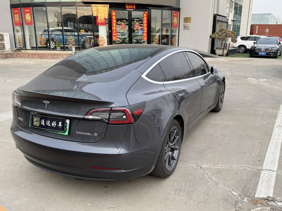 特斯拉 Model 3  2020款 改款 標(biāo)準(zhǔn)續(xù)航后驅(qū)升級版圖片