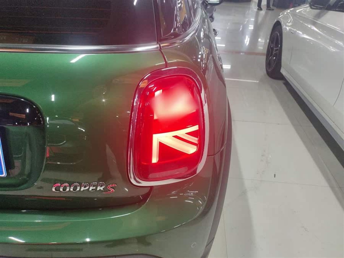 MINI MINI  2022款 改款 2.0T COOPER S 經(jīng)典派圖片