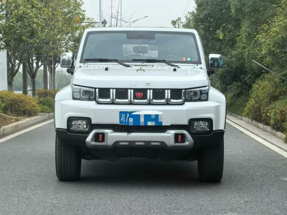 北京 BJ40  2021款 2.0T 自動四驅(qū)環(huán)塔冠軍版圖片