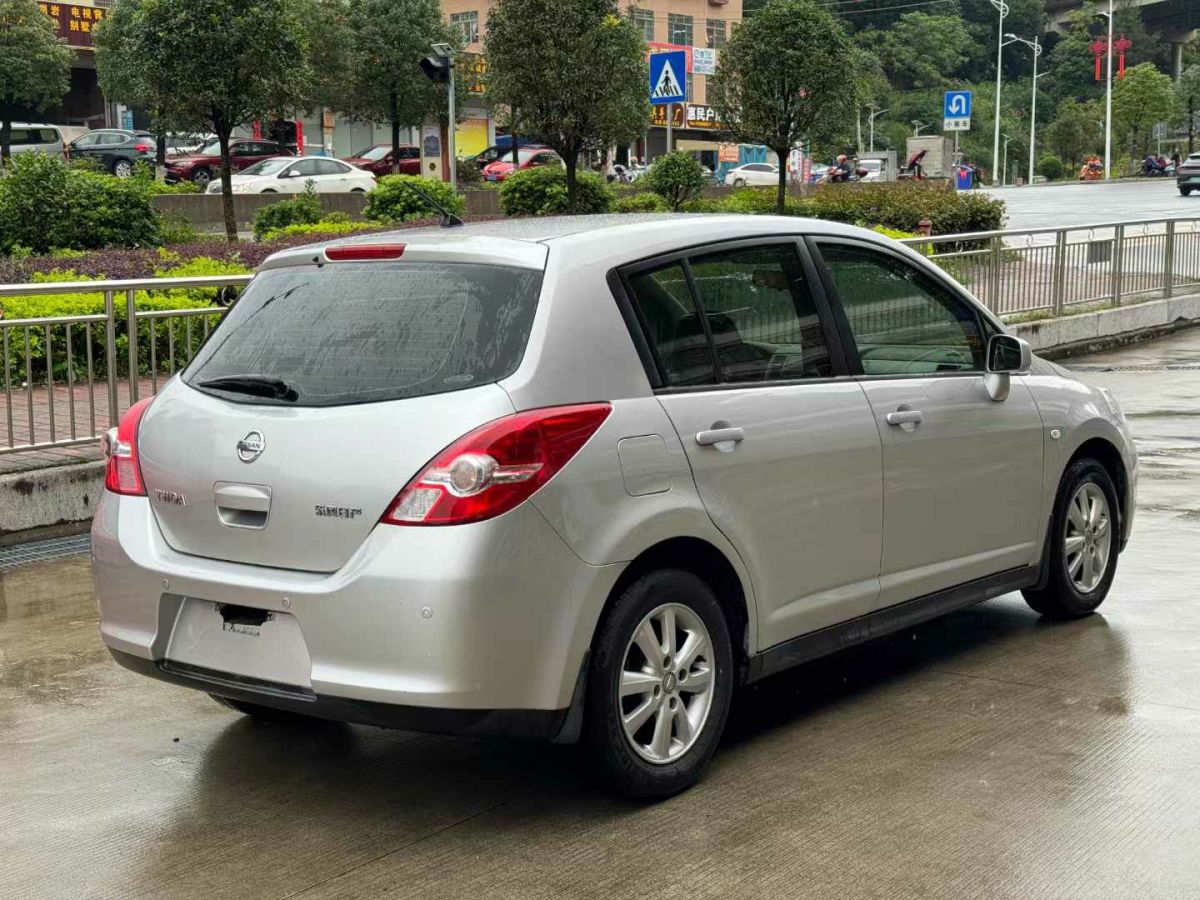 日產(chǎn) 頤達(dá)  2009款 1.6L 自動(dòng)科技版圖片