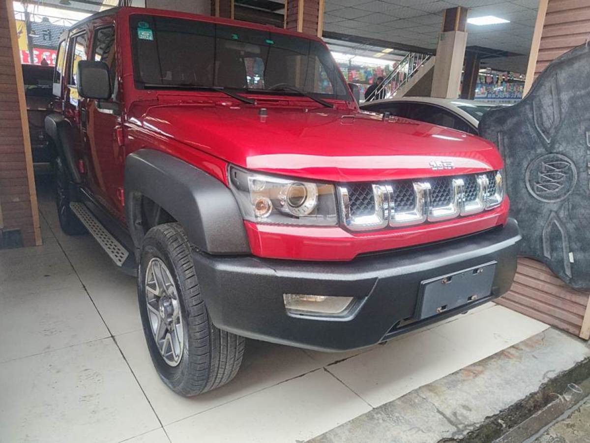 北京 BJ40  2017款 40L 2.3T 自動四驅(qū)環(huán)塔冠軍版圖片