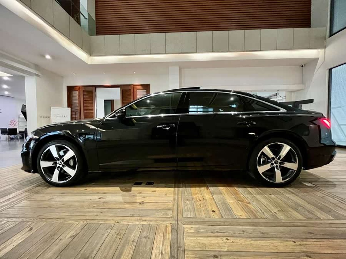 奧迪 奧迪A6L  2023款 改款 45 TFSI 臻選動(dòng)感型圖片