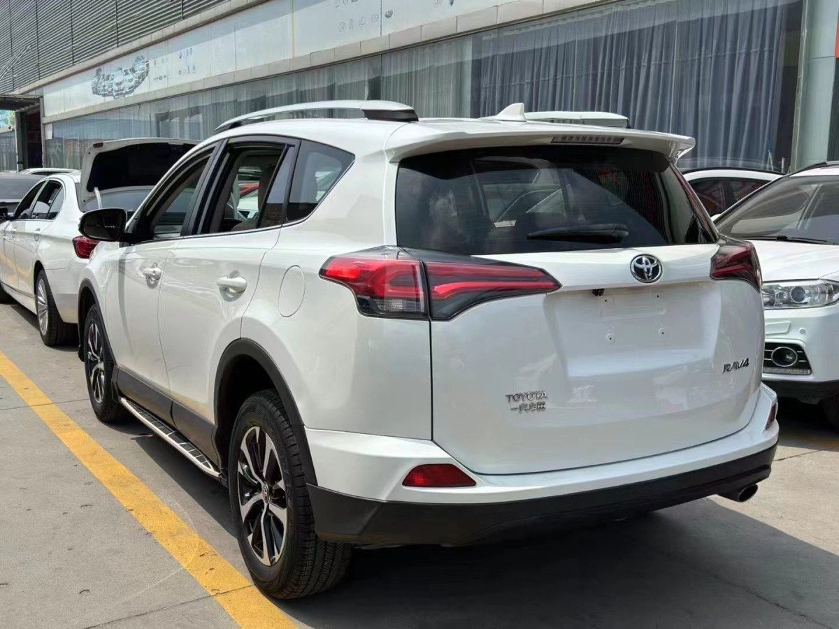 豐田 RAV4  2016款 榮放 2.0L CVT兩驅(qū)都市版圖片