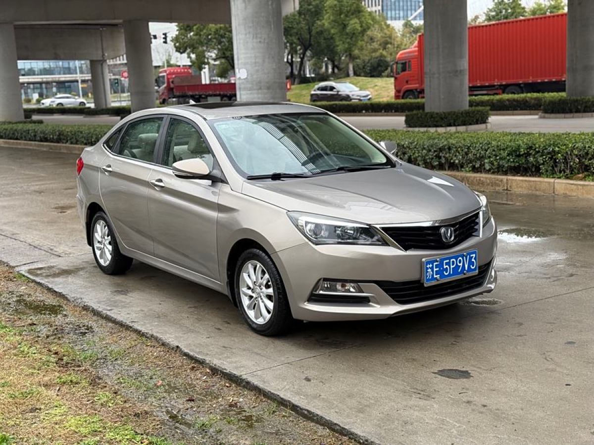 2015年6月長(zhǎng)安 悅翔V7  2015款 1.6L 手動(dòng)樂享型 國(guó)IV