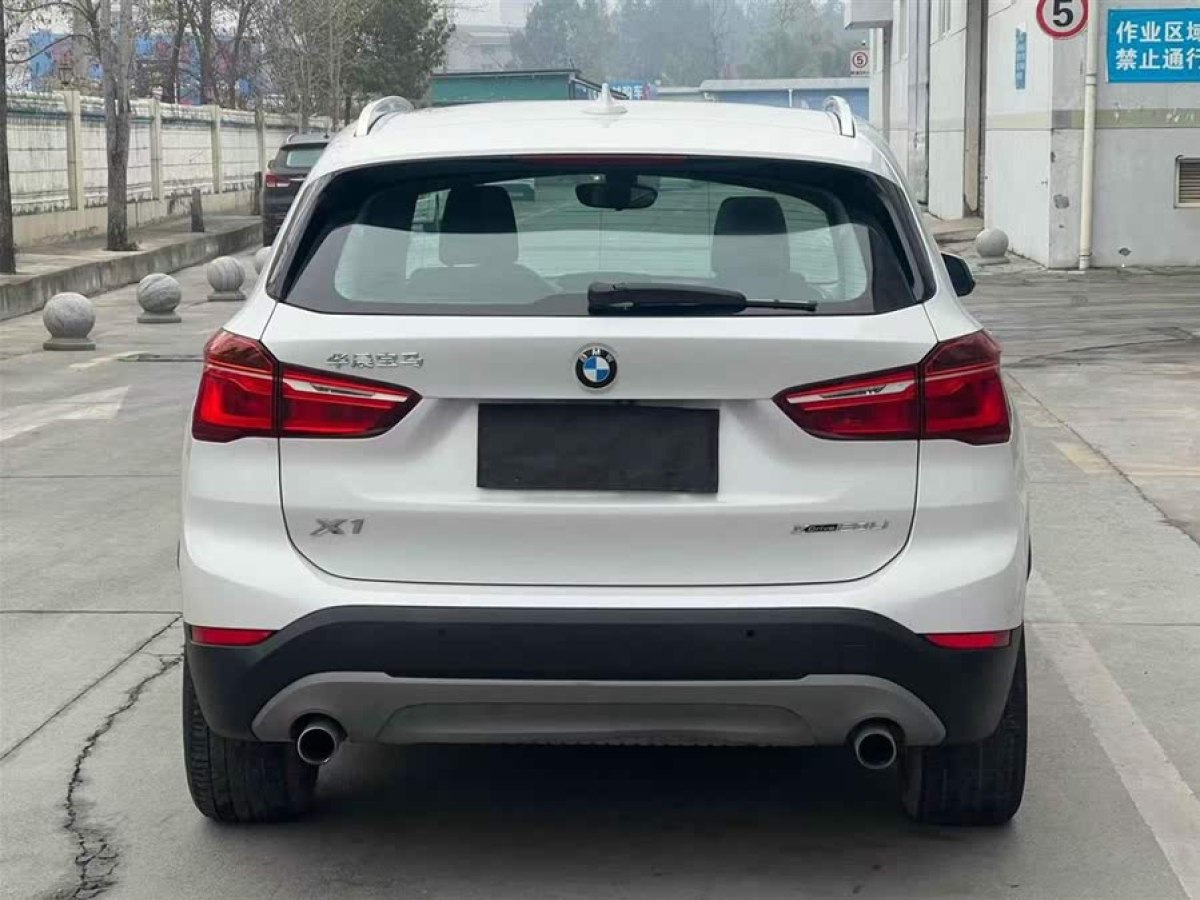 寶馬 寶馬X1  2018款 sDrive20Li 領(lǐng)先型圖片