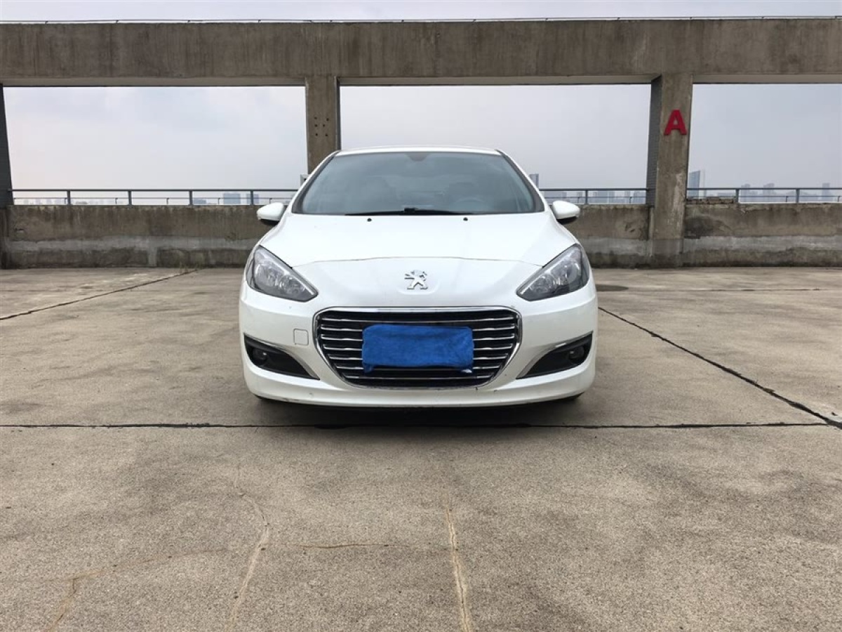 標(biāo)致 308  2014款 樂享版 經(jīng)典 1.6L 手動(dòng)優(yōu)尚型圖片