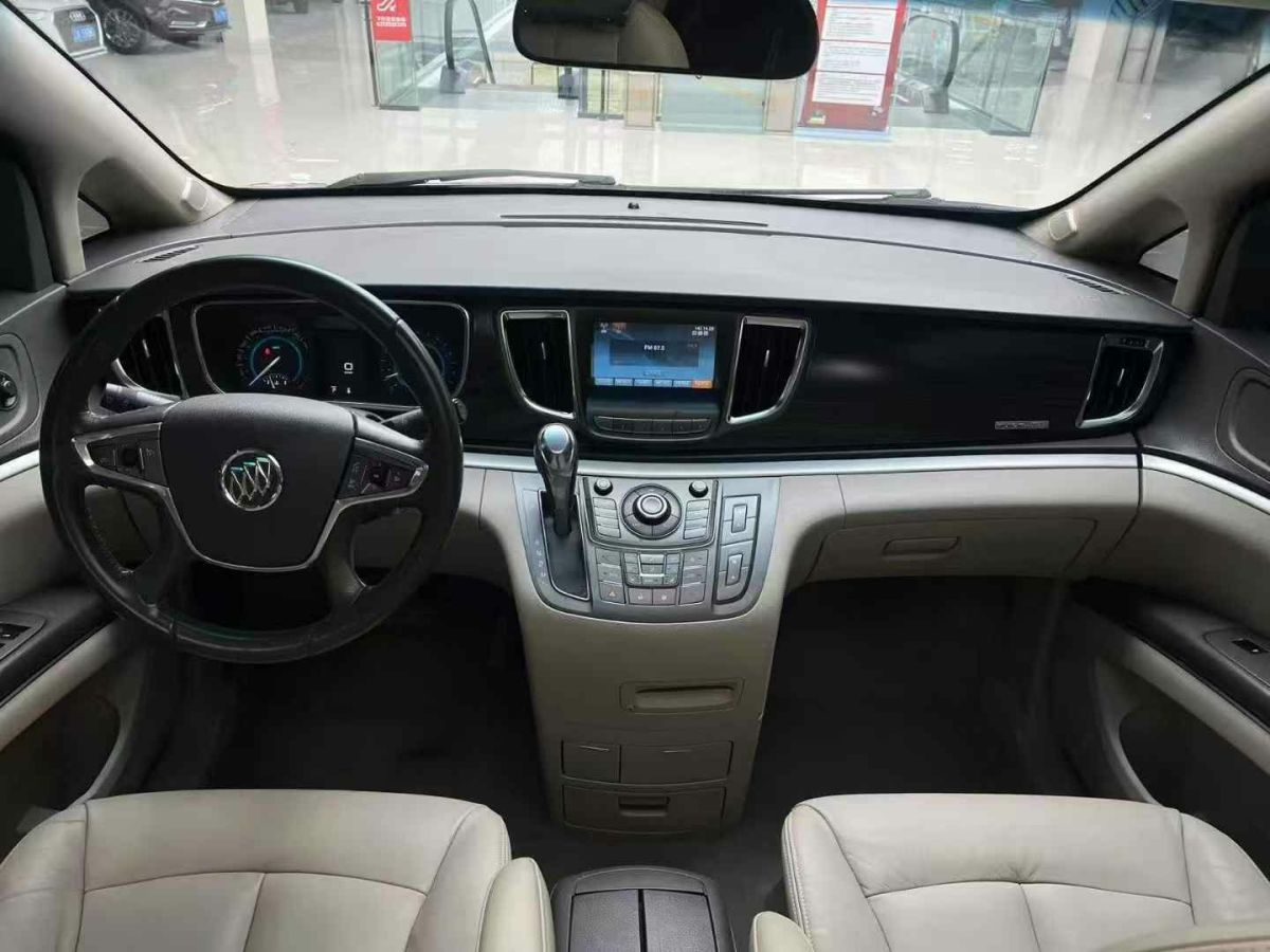 別克 GL8  2012款 2.4L BASE舒適版圖片